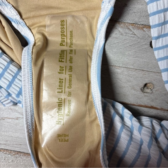 Old Navy Women's Size 4X Striped Bikini Top Adjustable Straps Blue/White NWT! - Picture 3 of 16